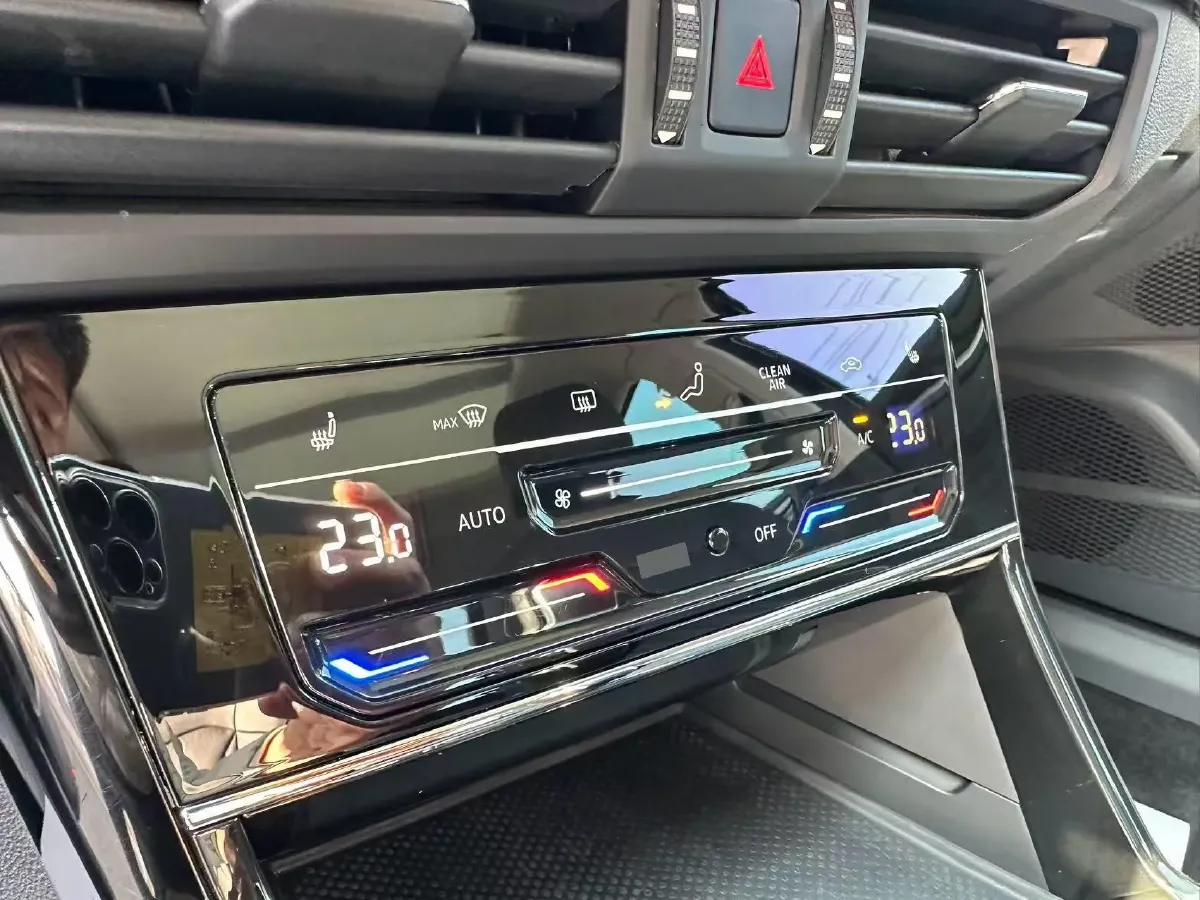 2023 Volkswagen Passat 2.0T 186HP L4 7DCT,autocango,china used car exporter,china ev exporter,chinese used car exporter,chinese used ev exporter