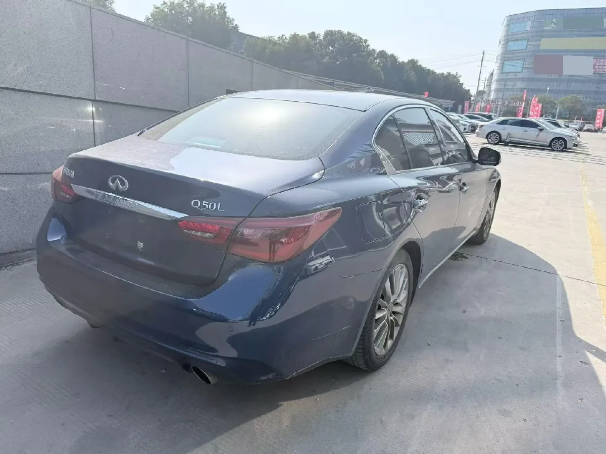 2018 Jeep Grand Commander 2.0T 265HP L4 9AT,autocango,china used car exporter,china ev exporter,chinese used car exporter,chinese used ev exporter