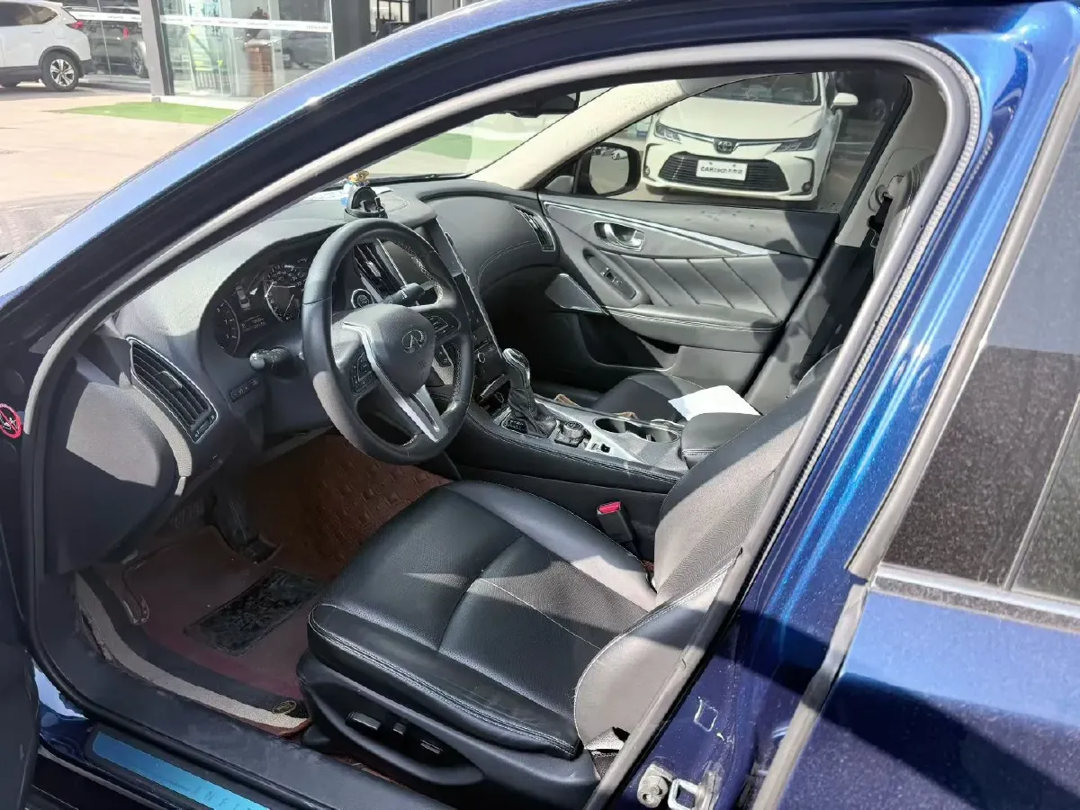 2018 Jeep Grand Commander 2.0T 265HP L4 9AT,autocango,china used car exporter,china ev exporter,chinese used car exporter,chinese used ev exporter