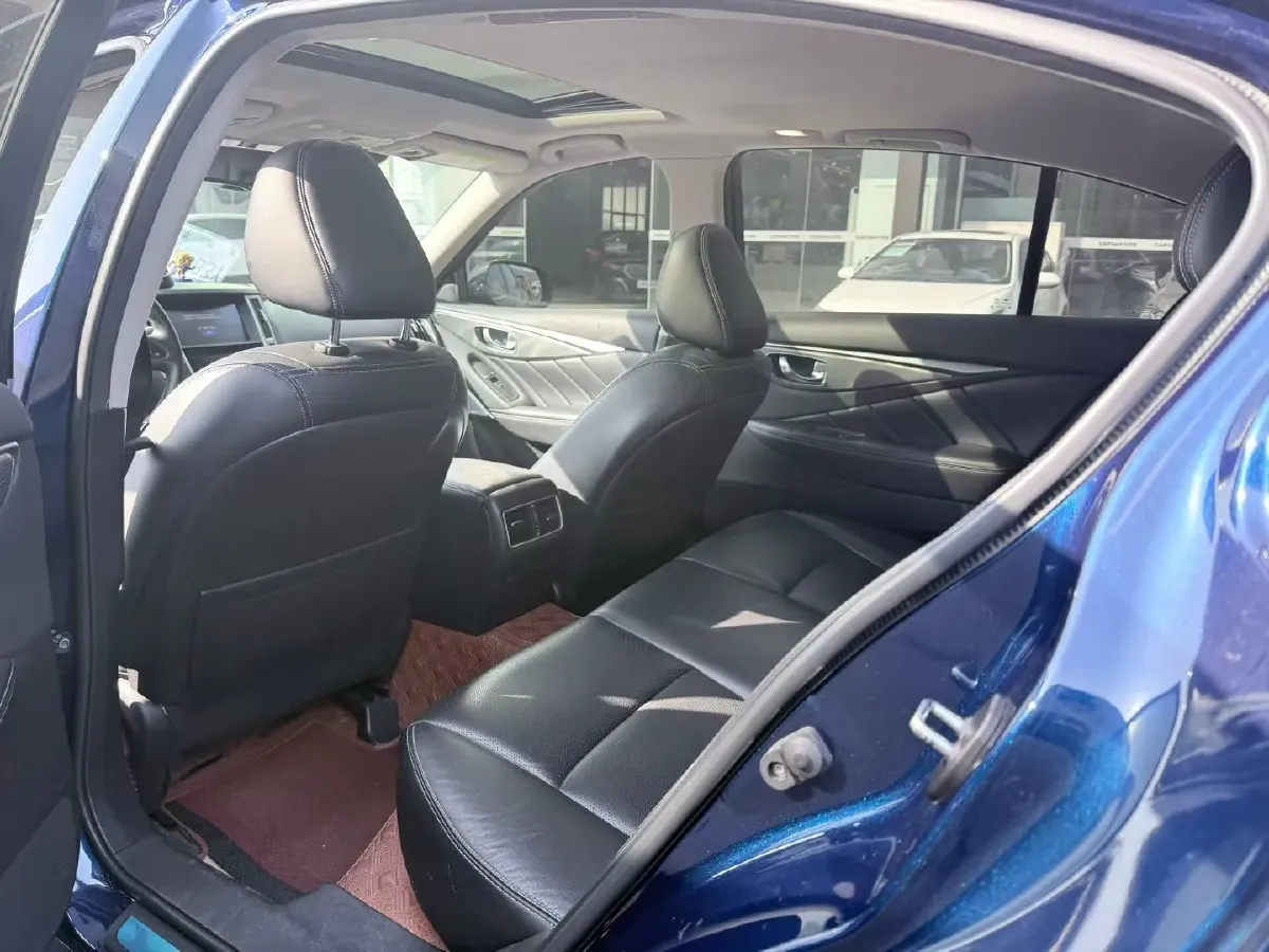 2018 Jeep Grand Commander 2.0T 265HP L4 9AT,autocango,china used car exporter,china ev exporter,chinese used car exporter,chinese used ev exporter