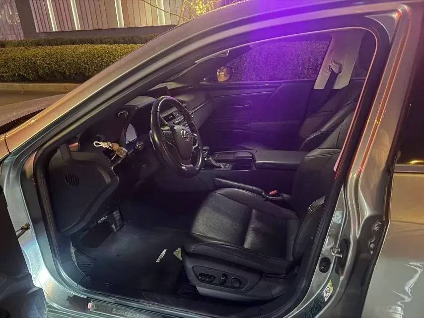 2020 Lexus ES 2.5L 178HP L4 E-CVT Hybrid,autocango,china used car exporter,china ev exporter,chinese used car exporter,chinese used ev exporter