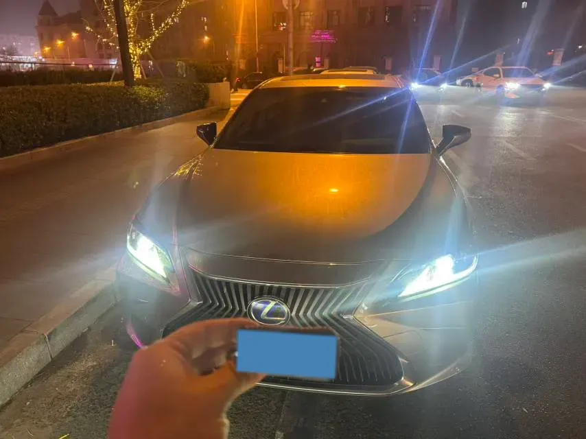 2020 Lexus ES 2.5L 178HP L4 E-CVT Hybrid,autocango,china used car exporter,china ev exporter,chinese used car exporter,chinese used ev exporter