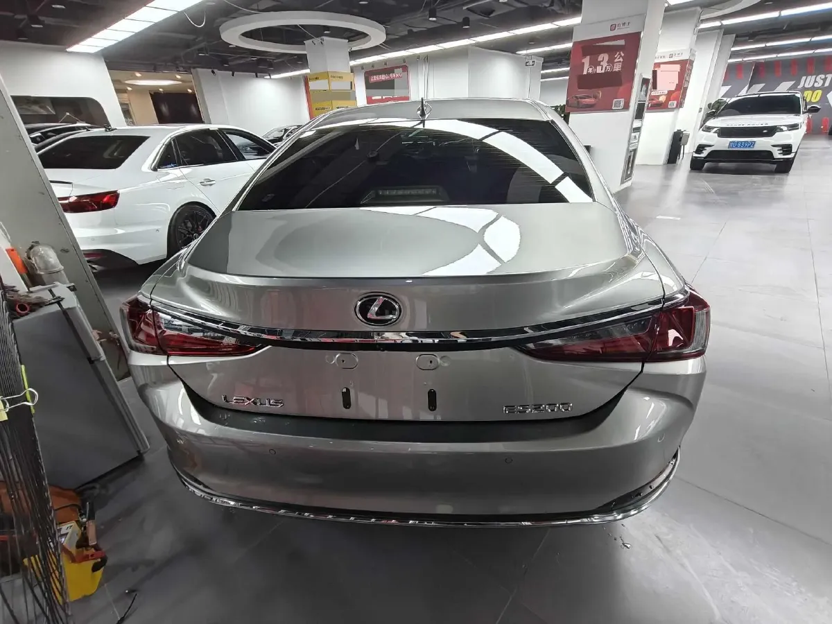 2022 Lexus ES 2.0L 173HP L4 CVT,autocango,china used car exporter,china ev exporter,chinese used car exporter,chinese used ev exporter