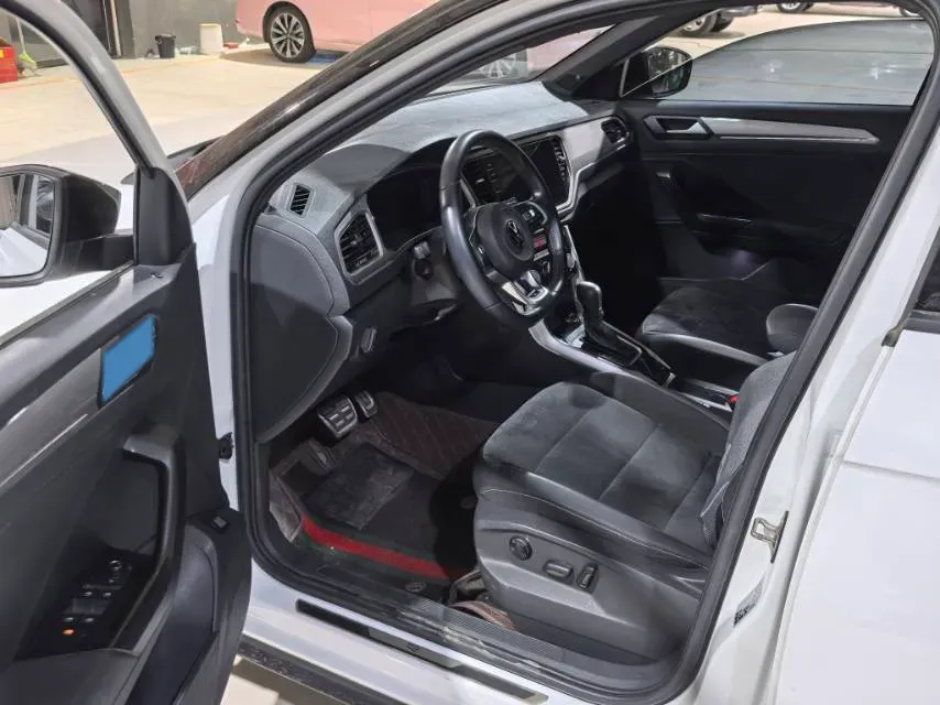 2022 Volkswagen T-Roc 1.4T 150HP L4 7DCT,autocango,china used car exporter,china ev exporter,chinese used car exporter,chinese used ev exporter