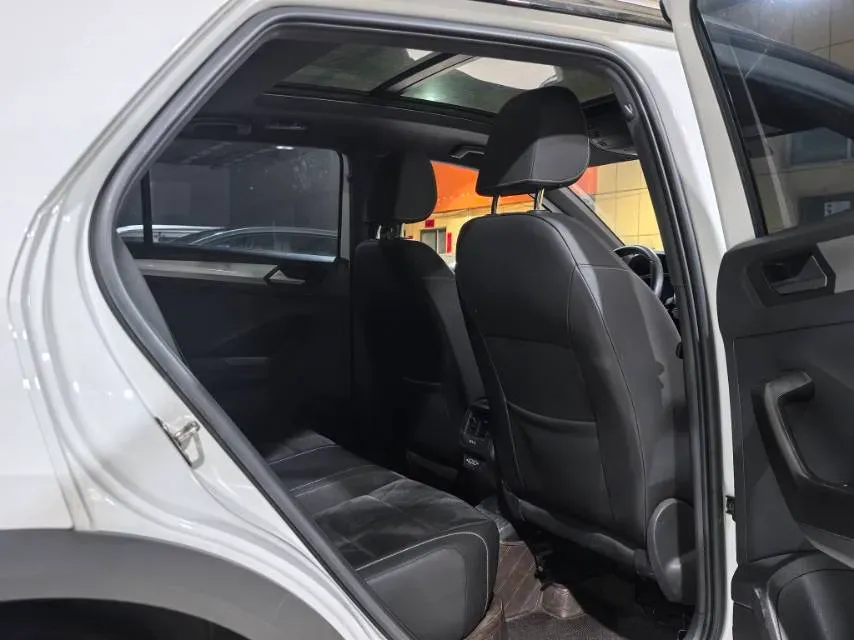 2022 Volkswagen T-Roc 1.4T 150HP L4 7DCT,autocango,china used car exporter,china ev exporter,chinese used car exporter,chinese used ev exporter