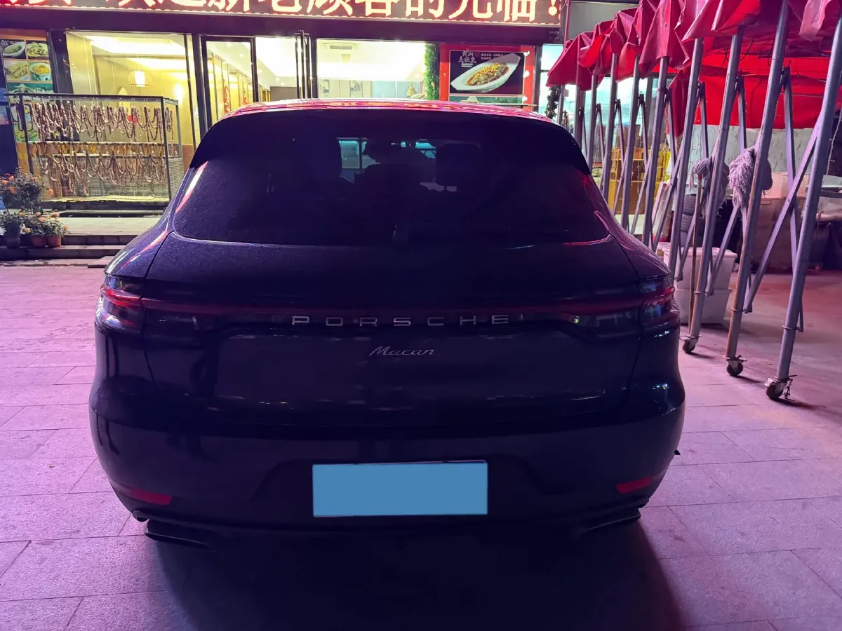 2020 Porsche Macan 2.0T 252HP L4 7DCT,autocango,china used car exporter,china ev exporter,chinese used car exporter,chinese used ev exporter
