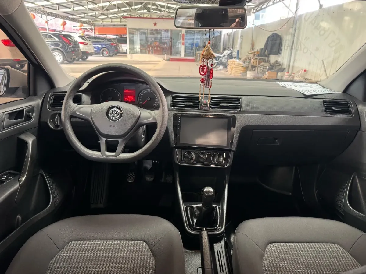 2016 Volkswagen Santana 1.4L 90HP L4 5MT,autocango,china used car exporter,china ev exporter,chinese used car exporter,chinese used ev exporter