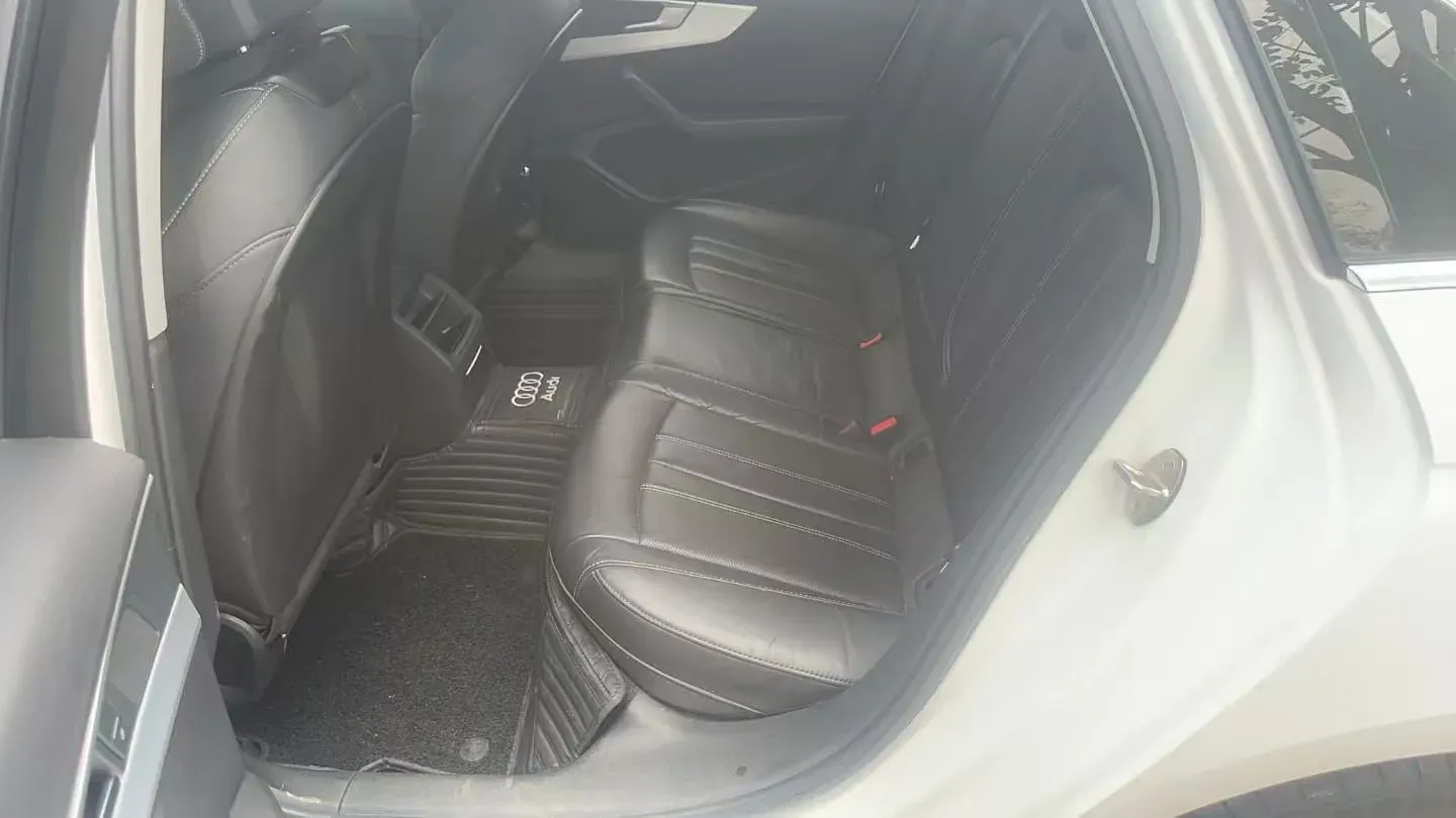 2020 Audi A4L 2.0T 190HP L4 7DCT,autocango,china used car exporter,china ev exporter,chinese used car exporter,chinese used ev exporter