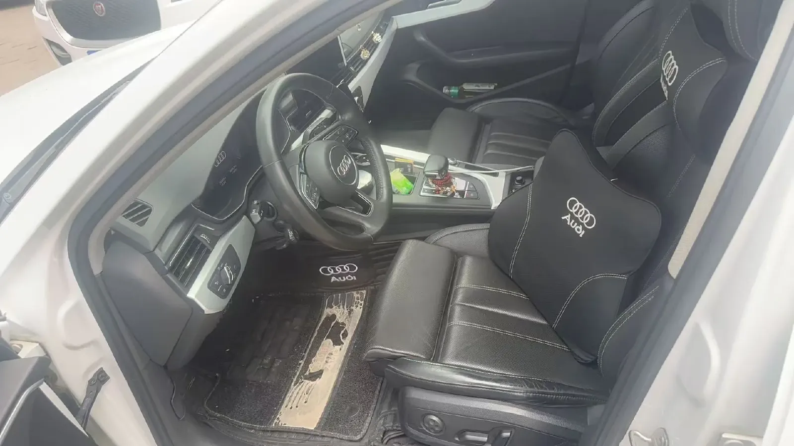 2020 Audi A4L 2.0T 190HP L4 7DCT,autocango,china used car exporter,china ev exporter,chinese used car exporter,chinese used ev exporter