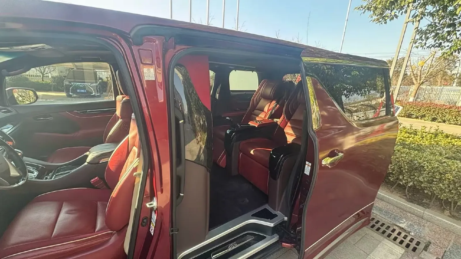 2018 Toyota Alphard 3.5L 301HP V6 8AT,autocango,china used car exporter,china ev exporter,chinese used car exporter,chinese used ev exporter