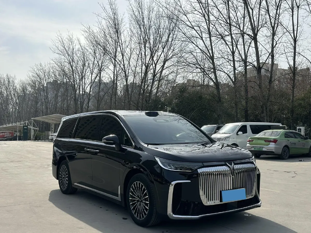 2026 Voyah Dream 1.5T 150HP L4 PHEV,autocango,china used car exporter,china ev exporter,chinese used car exporter,chinese used ev exporter