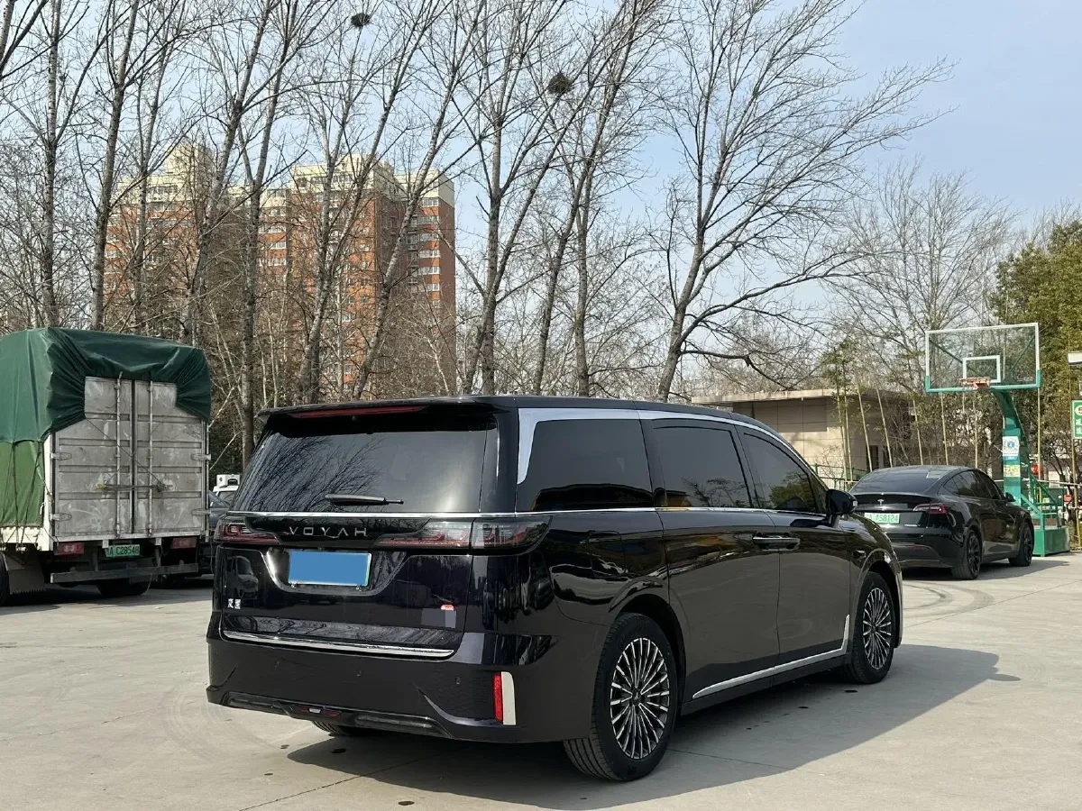 2026 Voyah Dream 1.5T 150HP L4 PHEV,autocango,china used car exporter,china ev exporter,chinese used car exporter,chinese used ev exporter