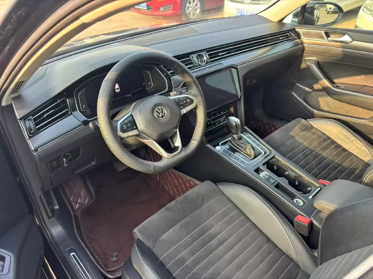 2020 Volkswagen Magotan 2.0T 186HP L4 7DCT,autocango,china used car exporter,china ev exporter,chinese used car exporter,chinese used ev exporter