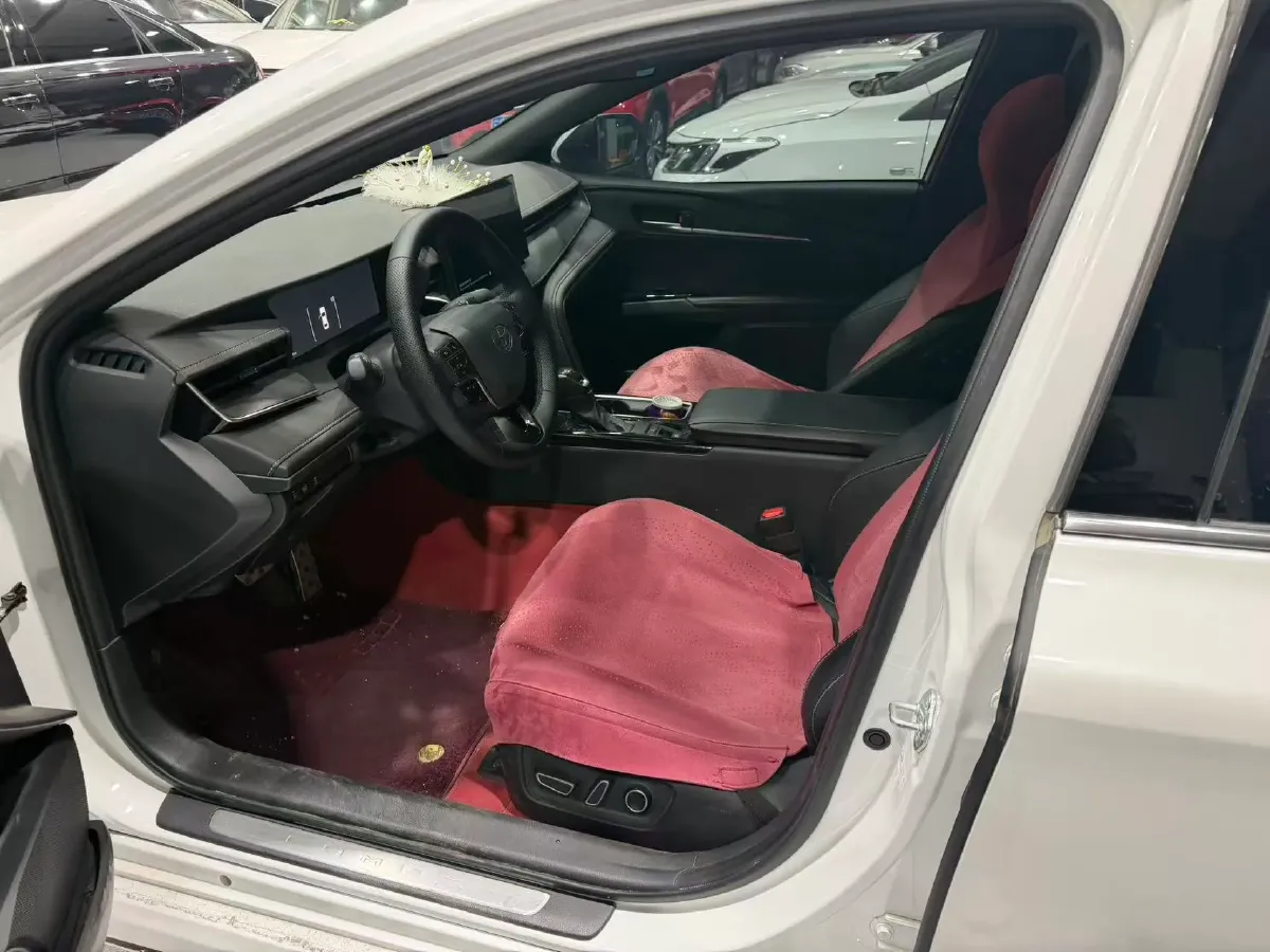 2024 Toyota Camry 2.0L 152HP L4 E-CVT Hybrid,autocango,china used car exporter,china ev exporter,chinese used car exporter,chinese used ev exporter