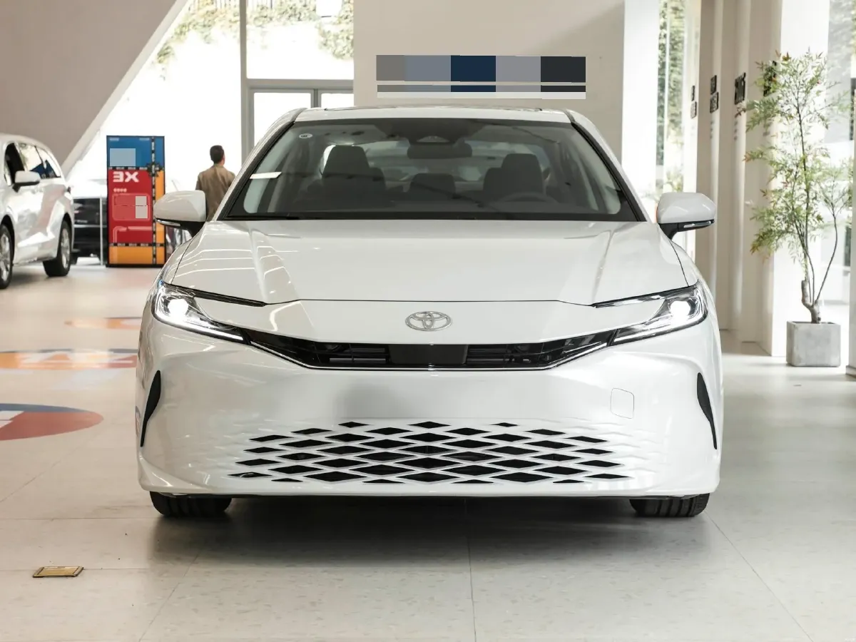 2024 Toyota Camry 2.0L 152HP L4 E-CVT Hybrid,autocango,china used car exporter,china ev exporter,chinese used car exporter,chinese used ev exporter