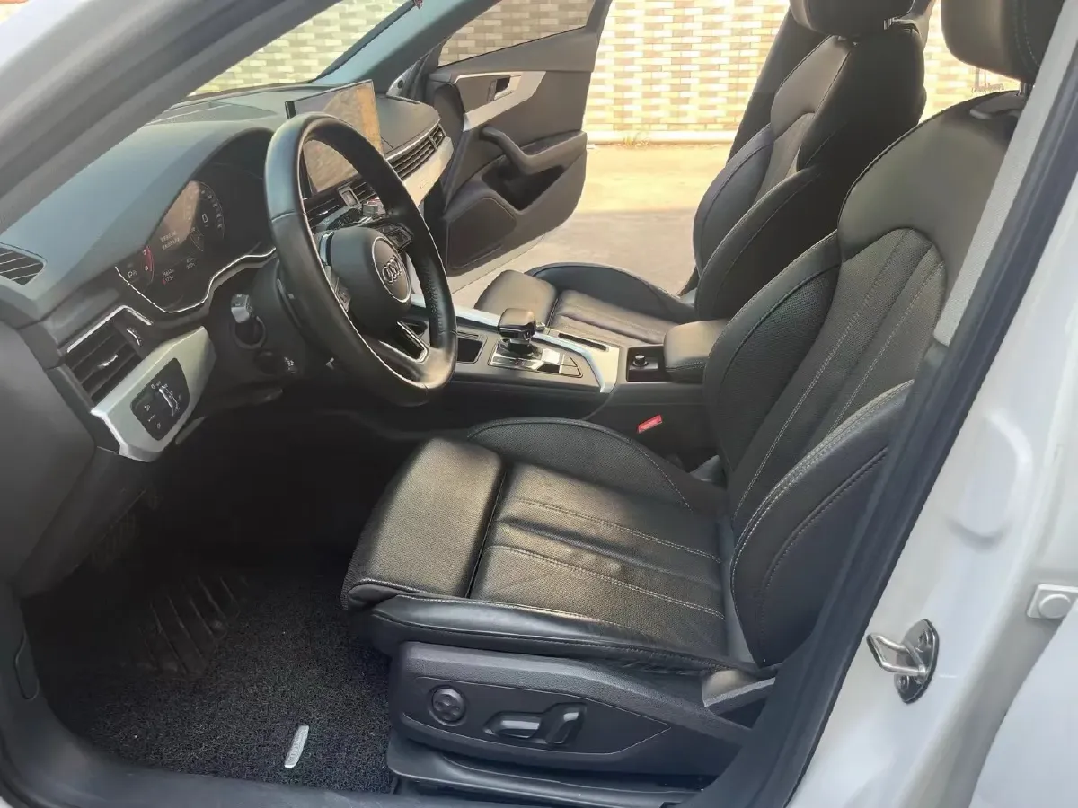 2020 Audi A4L 2.0T 190HP L4 7DCT,autocango,china used car exporter,china ev exporter,chinese used car exporter,chinese used ev exporter