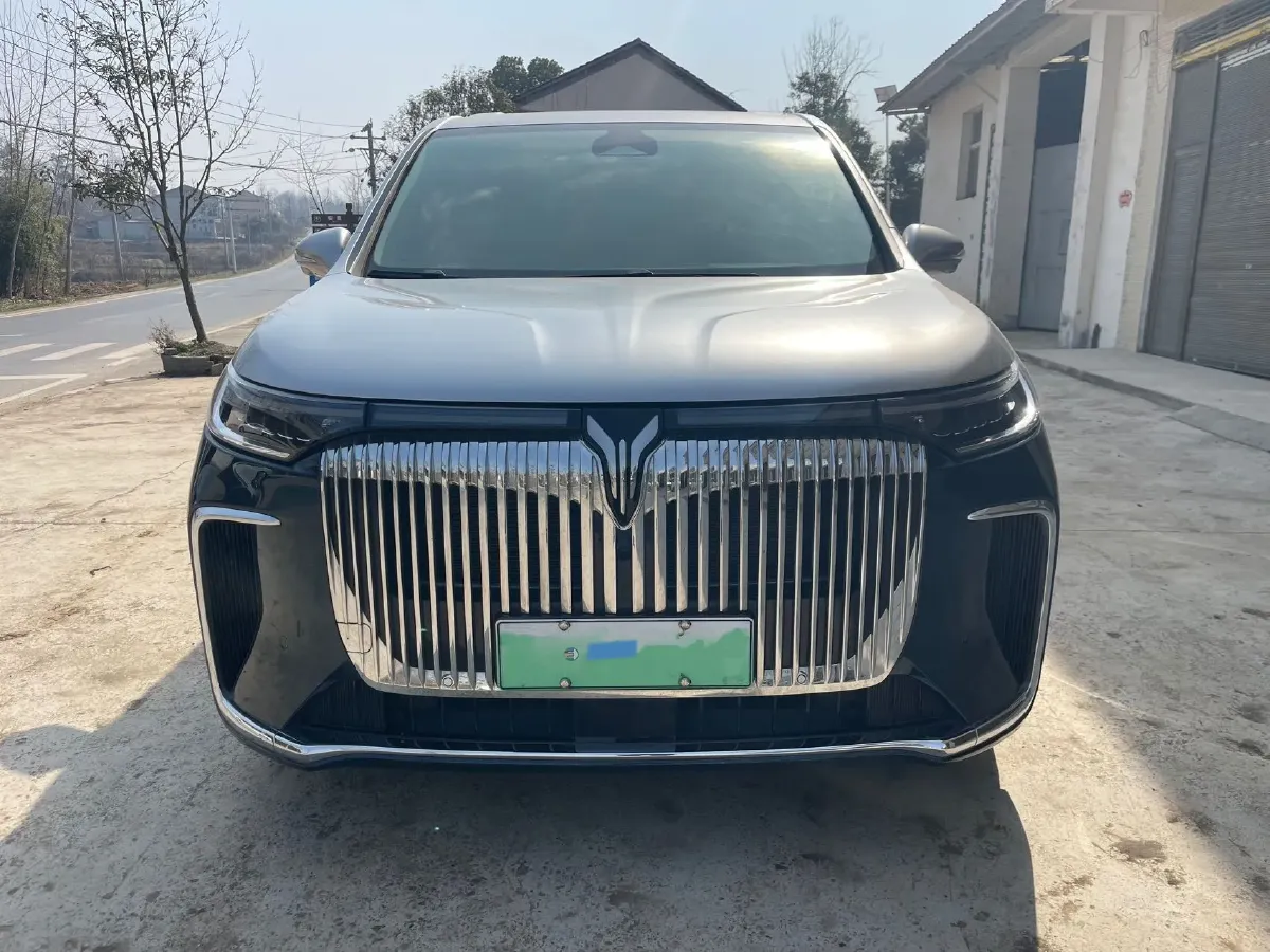 2025 Voyah Dream 1.5T 150HP L4 PHEV 41.7KWH,autocango,china used car exporter,china ev exporter,chinese used car exporter,chinese used ev exporter