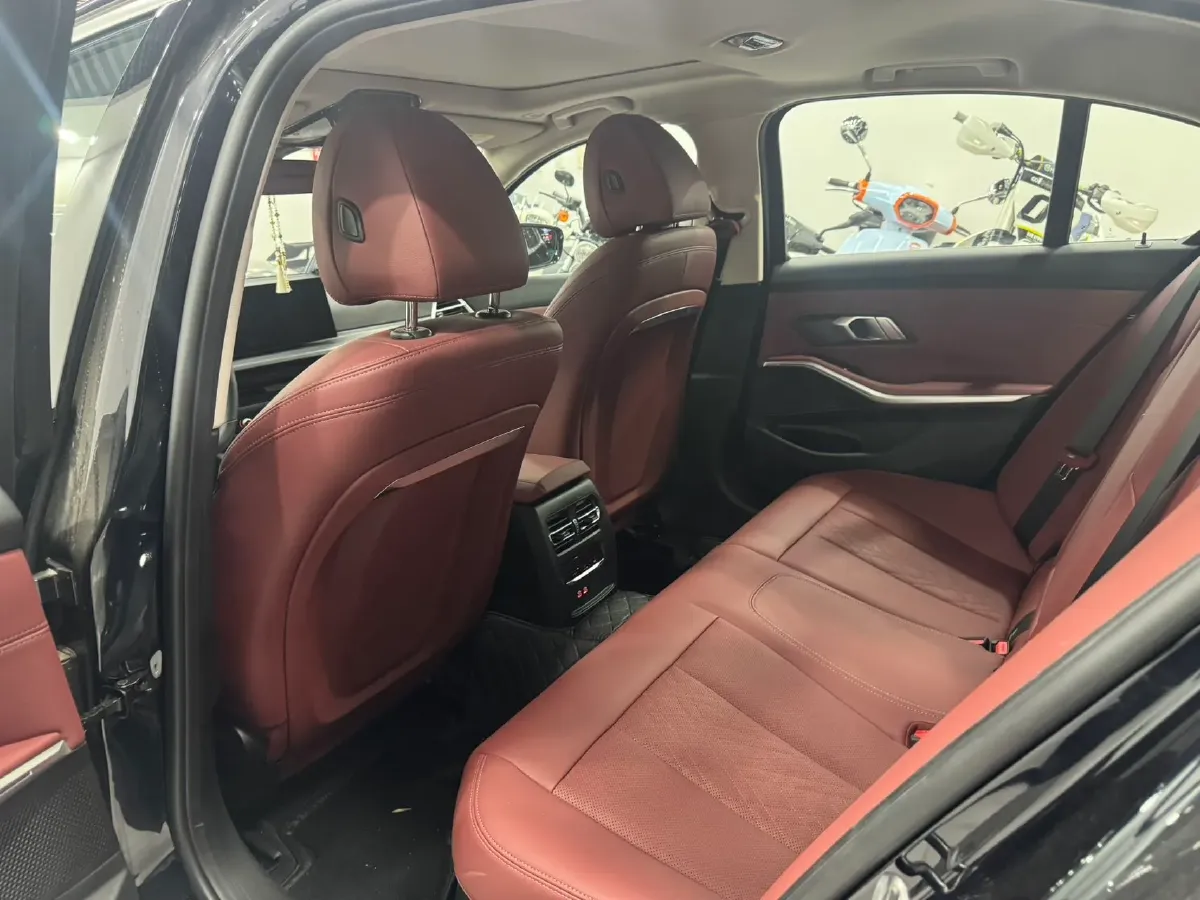 2025 BMW 3 Series 2.0T 184HP L4 8AT,autocango,china used car exporter,china ev exporter,chinese used car exporter,chinese used ev exporter