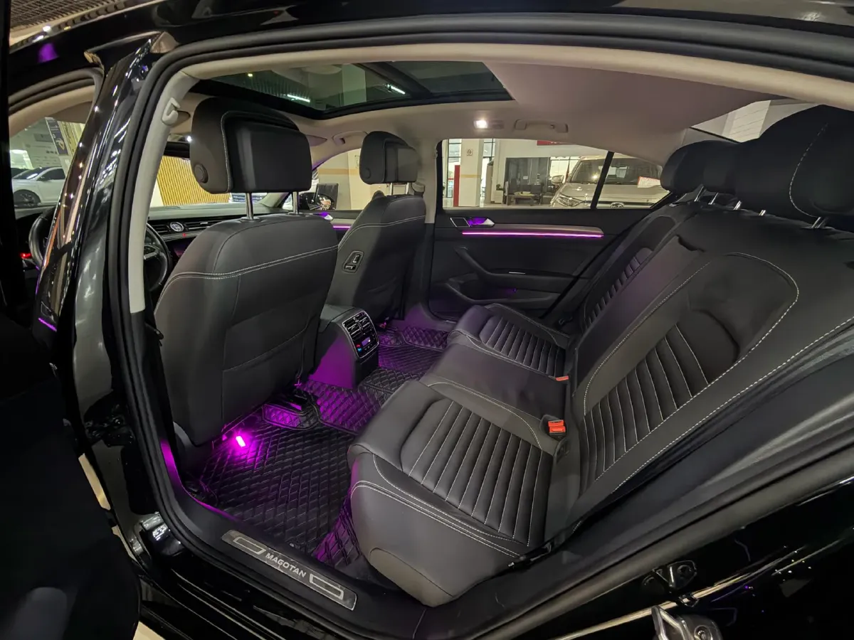 2020 Volkswagen Magotan 2.0T 186HP L4 7DCT,autocango,china used car exporter,china ev exporter,chinese used car exporter,chinese used ev exporter