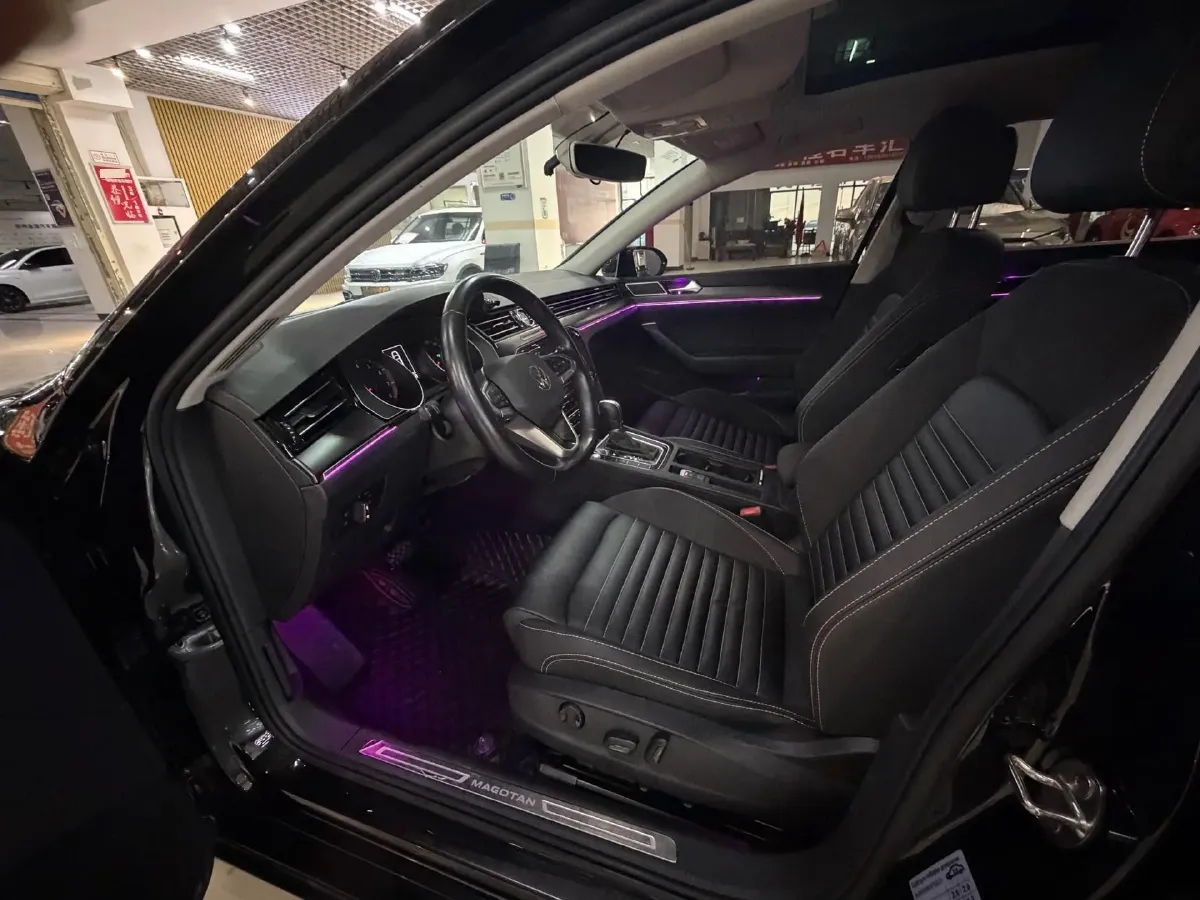 2020 Volkswagen Magotan 2.0T 186HP L4 7DCT,autocango,china used car exporter,china ev exporter,chinese used car exporter,chinese used ev exporter