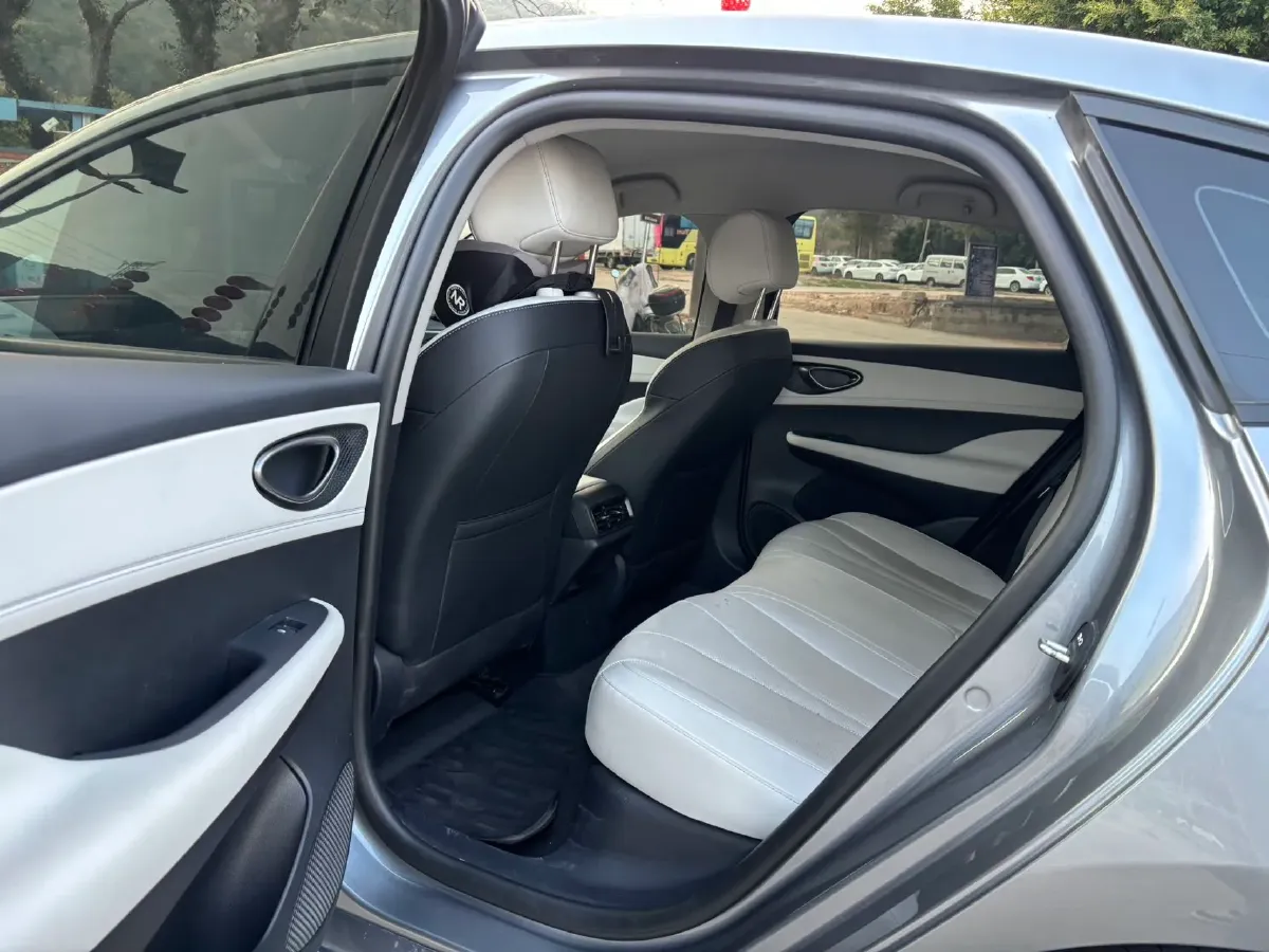 2025 BYD Seal05 DM-i 1.5L 101HP L4 E-CVT PHEV 7.68KWH,autocango,china used car exporter,china ev exporter,chinese used car exporter,chinese used ev exporter