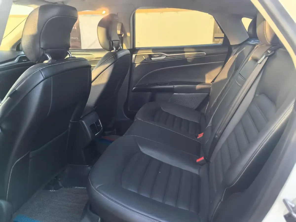 2017 Ford Mondeo 2.0T 204HP L4 6AT,autocango,china used car exporter,china ev exporter,chinese used car exporter,chinese used ev exporter