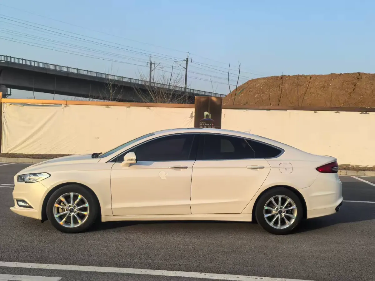 2017 Ford Mondeo 2.0T 204HP L4 6AT,autocango,china used car exporter,china ev exporter,chinese used car exporter,chinese used ev exporter
