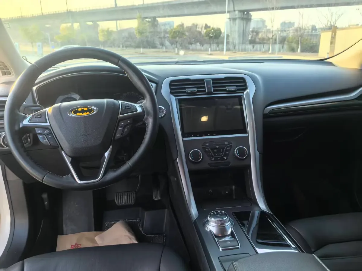 2017 Ford Mondeo 2.0T 204HP L4 6AT,autocango,china used car exporter,china ev exporter,chinese used car exporter,chinese used ev exporter