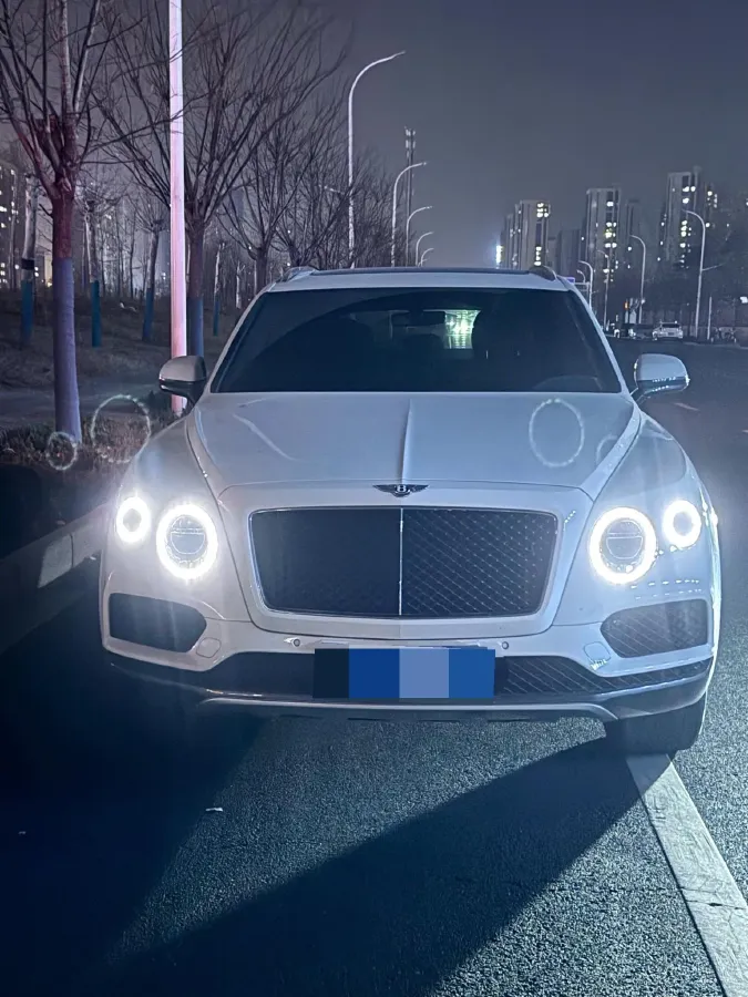 2018 Bentley Bentayga 4.0T 550HP V8 8AT,autocango,china used car exporter,china ev exporter,chinese used car exporter,chinese used ev exporter