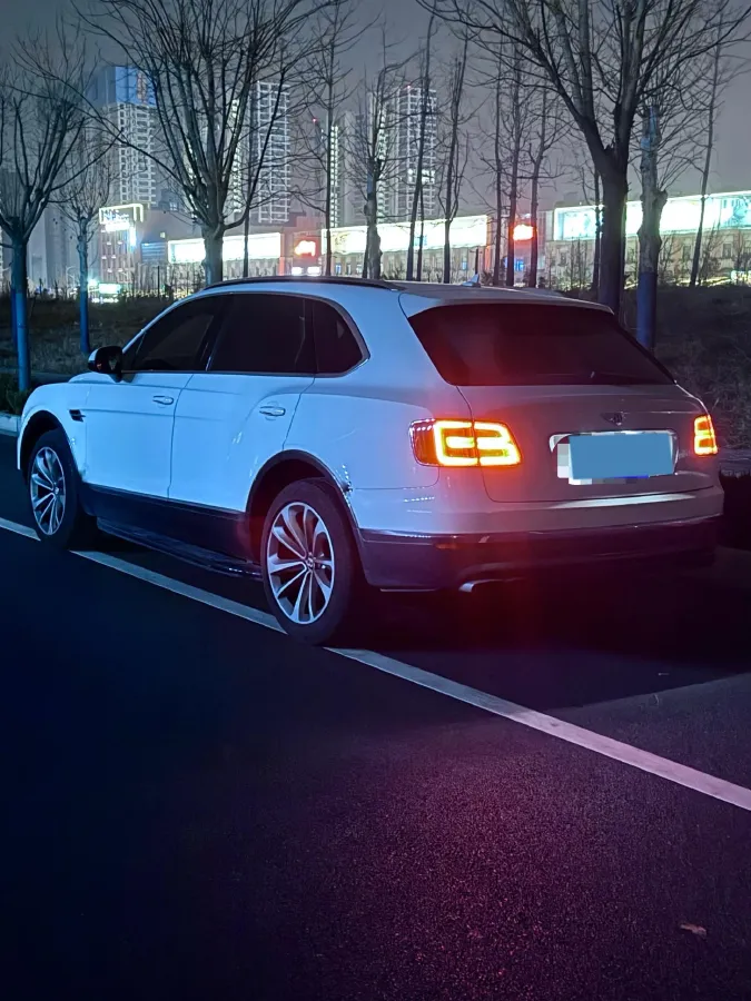 2018 Bentley Bentayga 4.0T 550HP V8 8AT,autocango,china used car exporter,china ev exporter,chinese used car exporter,chinese used ev exporter