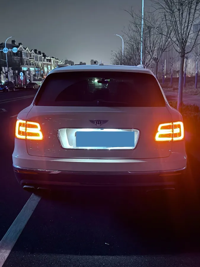 2018 Bentley Bentayga 4.0T 550HP V8 8AT,autocango,china used car exporter,china ev exporter,chinese used car exporter,chinese used ev exporter