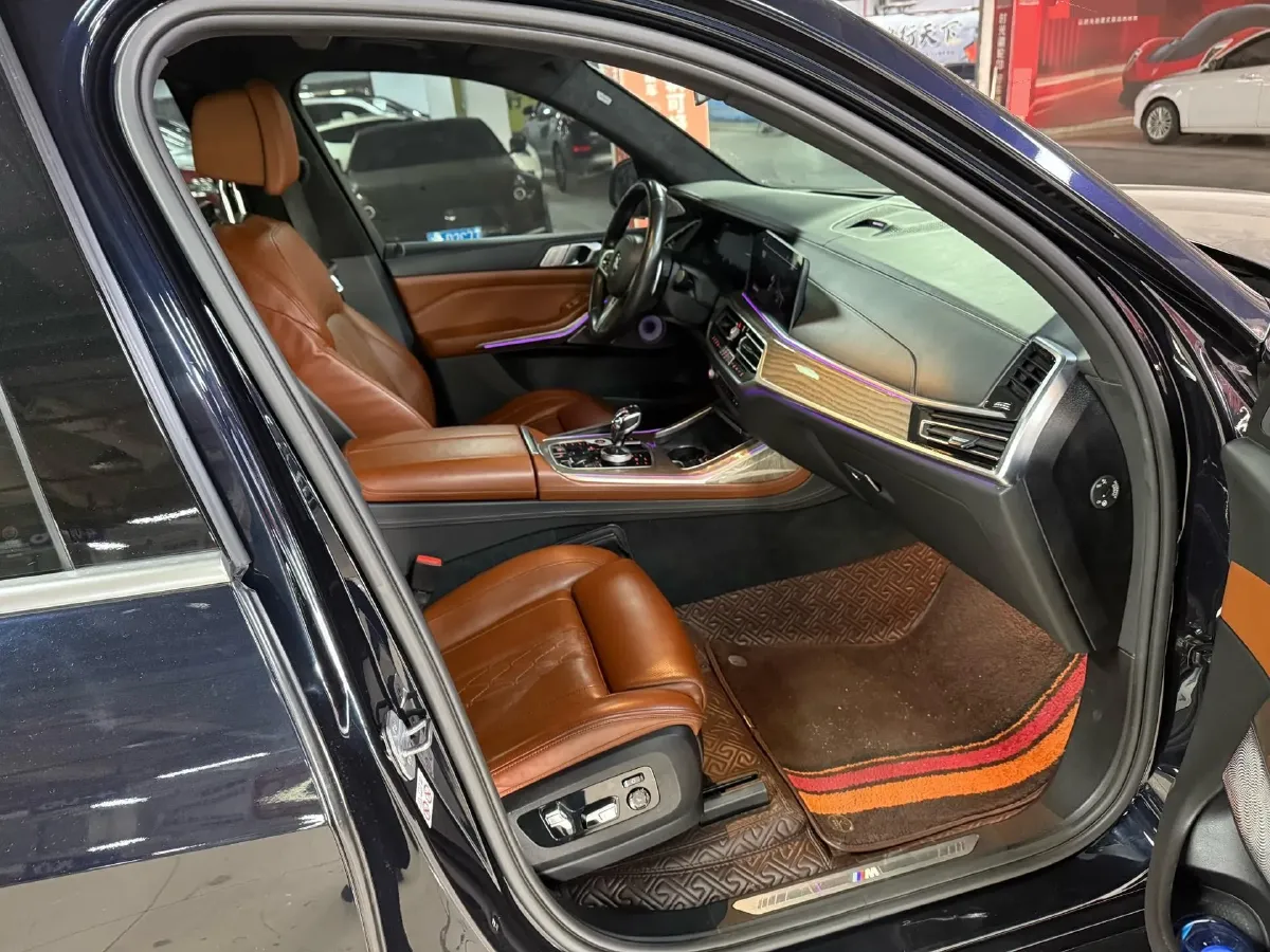 2020 BMW X7 3.0T 340HP L6 8AT,autocango,china used car exporter,china ev exporter,chinese used car exporter,chinese used ev exporter