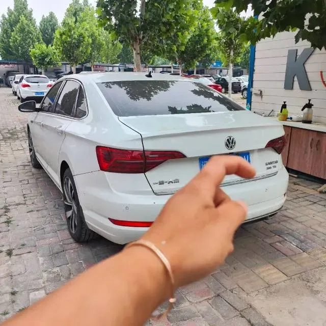 2019 Jeep Cherokee 2.0L 155HP L4 9AT,autocango,china used car exporter,china ev exporter,chinese used car exporter,chinese used ev exporter