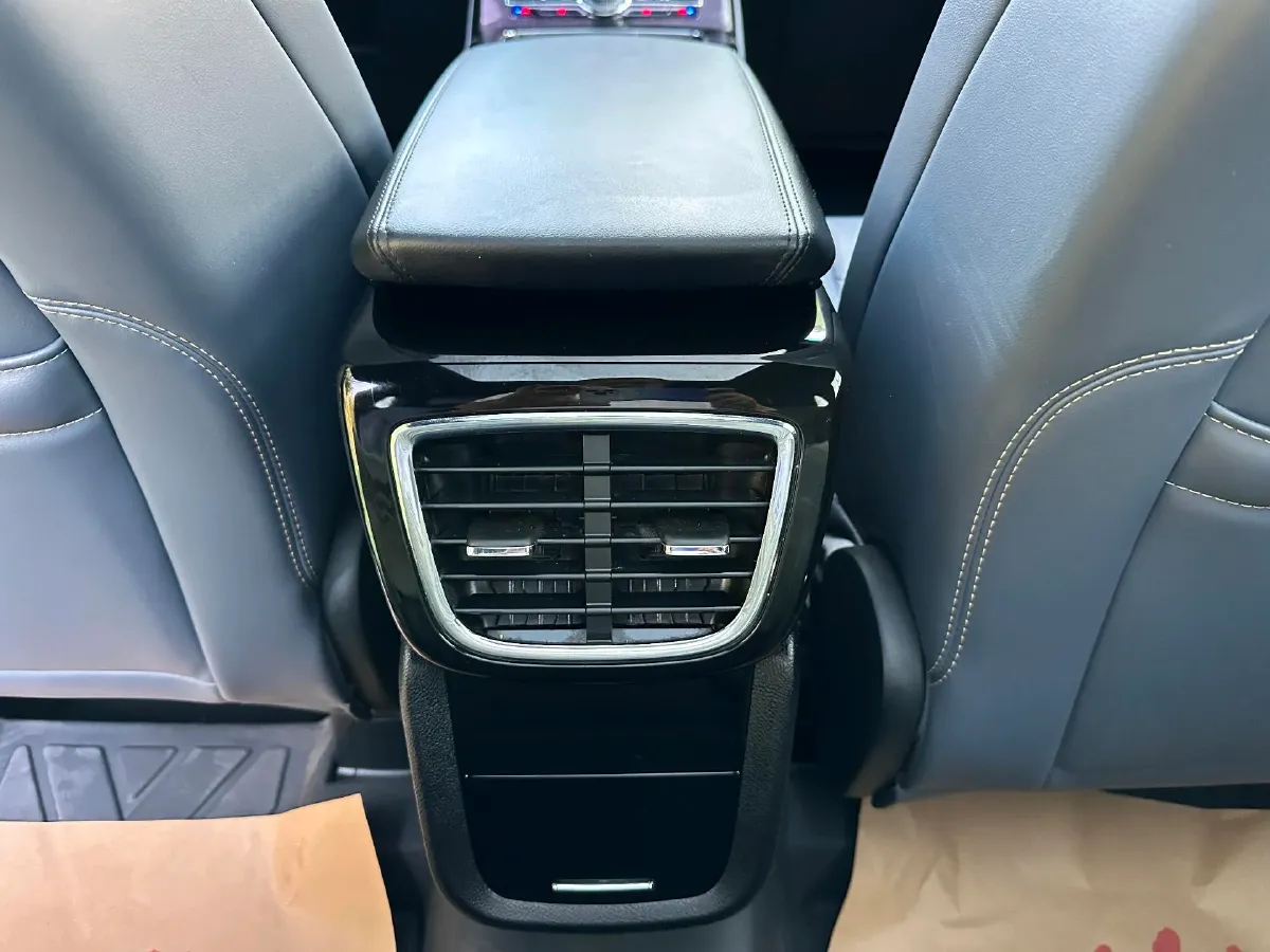 2021 Lincoln Nautilus 2.0T 245HP L4 8AT,autocango,china used car exporter,china ev exporter,chinese used car exporter,chinese used ev exporter