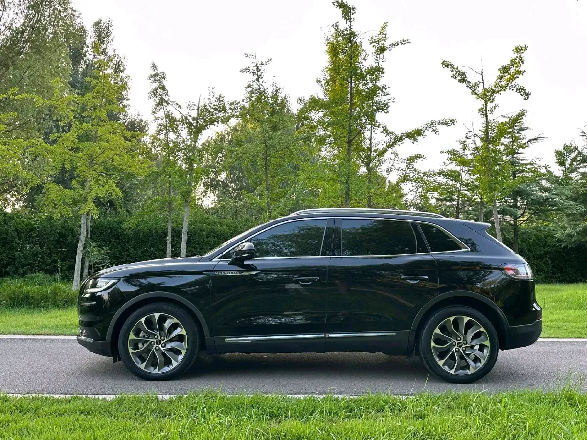 2021 Lincoln Nautilus 2.0T 245HP L4 8AT,autocango,china used car exporter,china ev exporter,chinese used car exporter,chinese used ev exporter