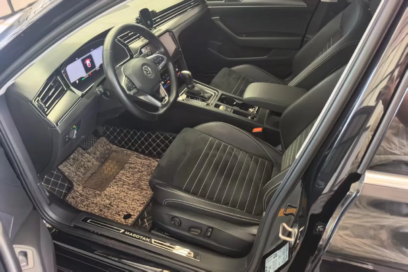 2020 Volkswagen Magotan 2.0T 186HP L4 7DCT,autocango,china used car exporter,china ev exporter,chinese used car exporter,chinese used ev exporter