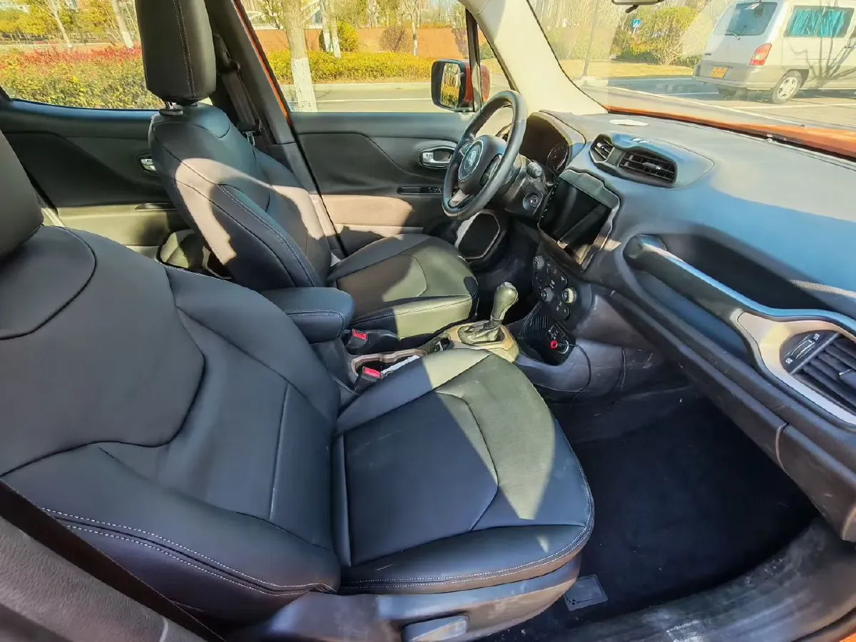 2018 Jeep Renegade 1.4T 150HP L4 7DCT,autocango,china used car exporter,china ev exporter,chinese used car exporter,chinese used ev exporter