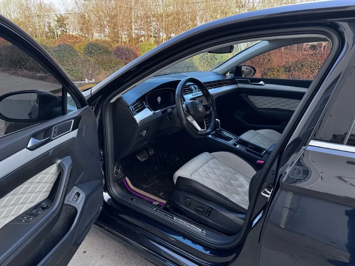 2020 Volkswagen Magotan 2.0T 186HP L4 7DCT,autocango,china used car exporter,china ev exporter,chinese used car exporter,chinese used ev exporter