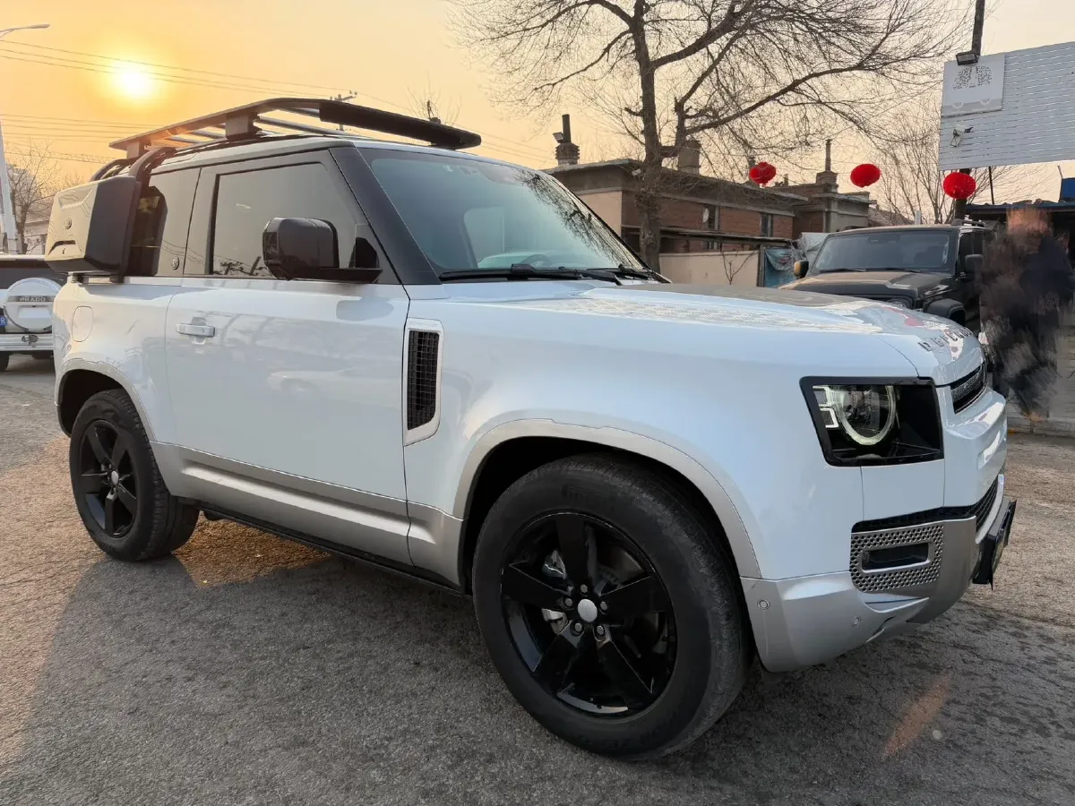 2022 Land Rover Defender 2.0T 300HP L4 8AT,autocango,china used car exporter,china ev exporter,chinese used car exporter,chinese used ev exporter