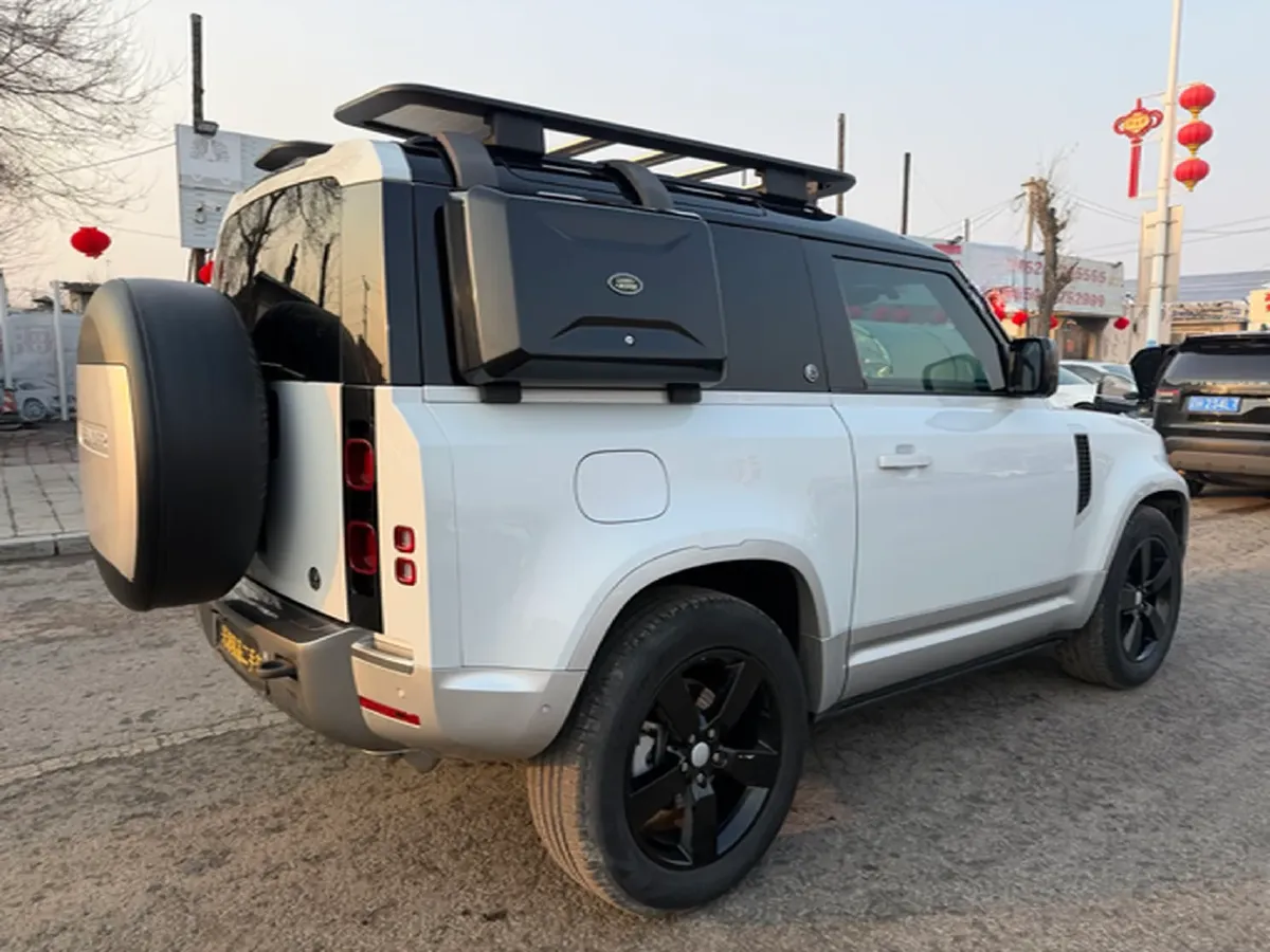 2022 Land Rover Defender 2.0T 300HP L4 8AT,autocango,china used car exporter,china ev exporter,chinese used car exporter,chinese used ev exporter