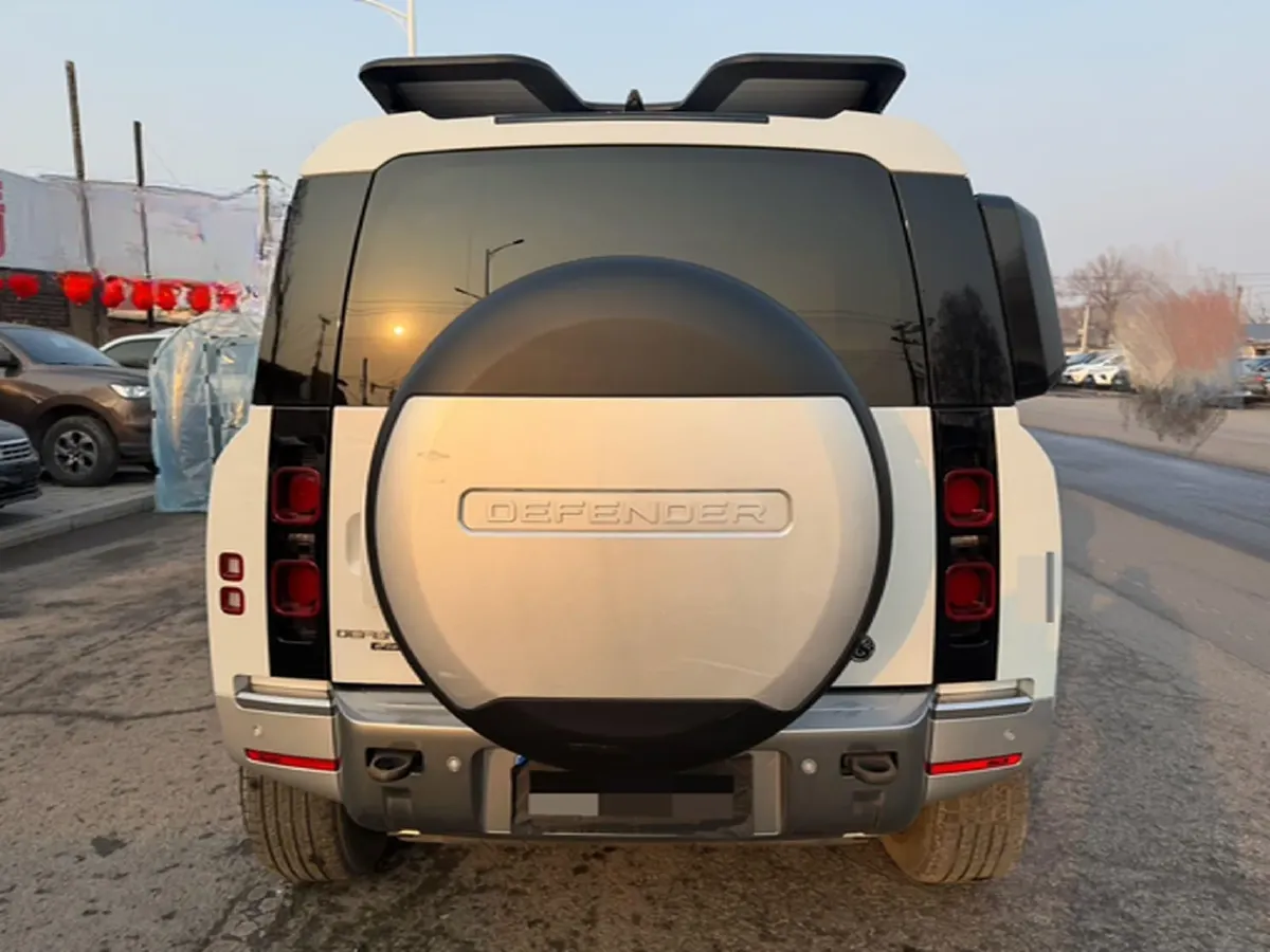2022 Land Rover Defender 2.0T 300HP L4 8AT,autocango,china used car exporter,china ev exporter,chinese used car exporter,chinese used ev exporter