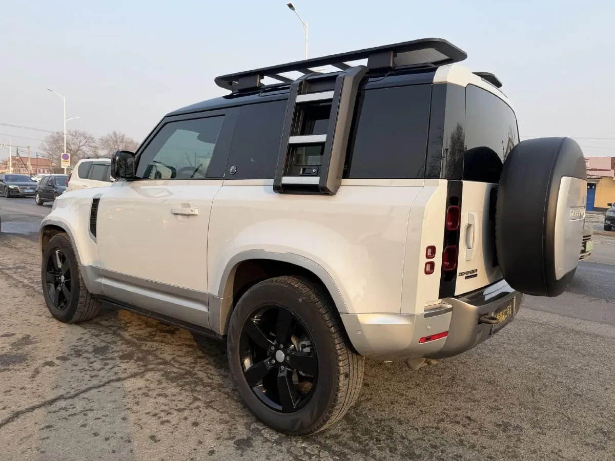 2022 Land Rover Defender 2.0T 300HP L4 8AT,autocango,china used car exporter,china ev exporter,chinese used car exporter,chinese used ev exporter