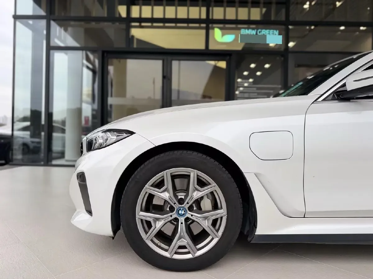 2024 BMW i3 BEV 70KWH,autocango,china used car exporter,china ev exporter,chinese used car exporter,chinese used ev exporter