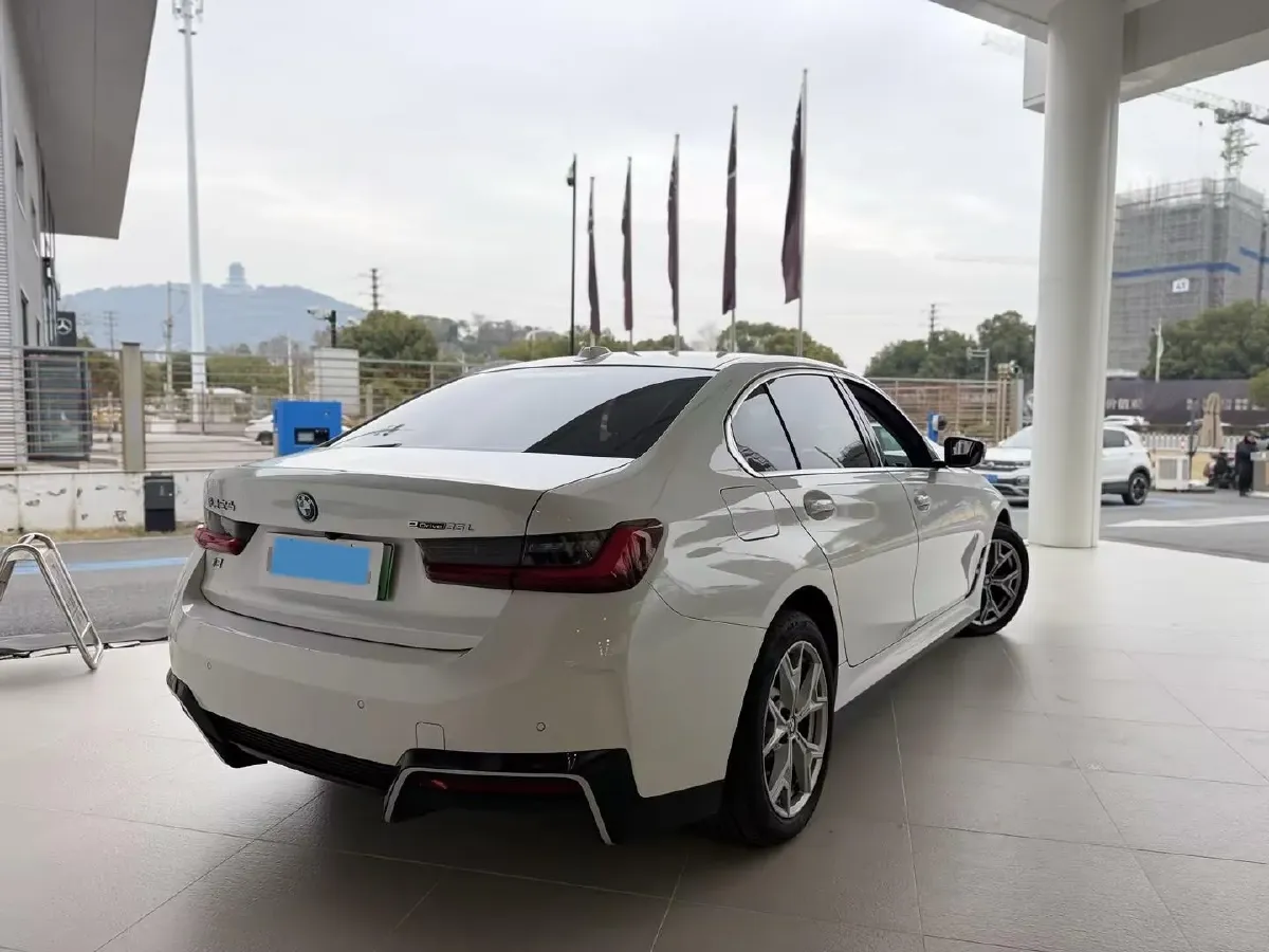 2024 BMW i3 BEV 70KWH,autocango,china used car exporter,china ev exporter,chinese used car exporter,chinese used ev exporter