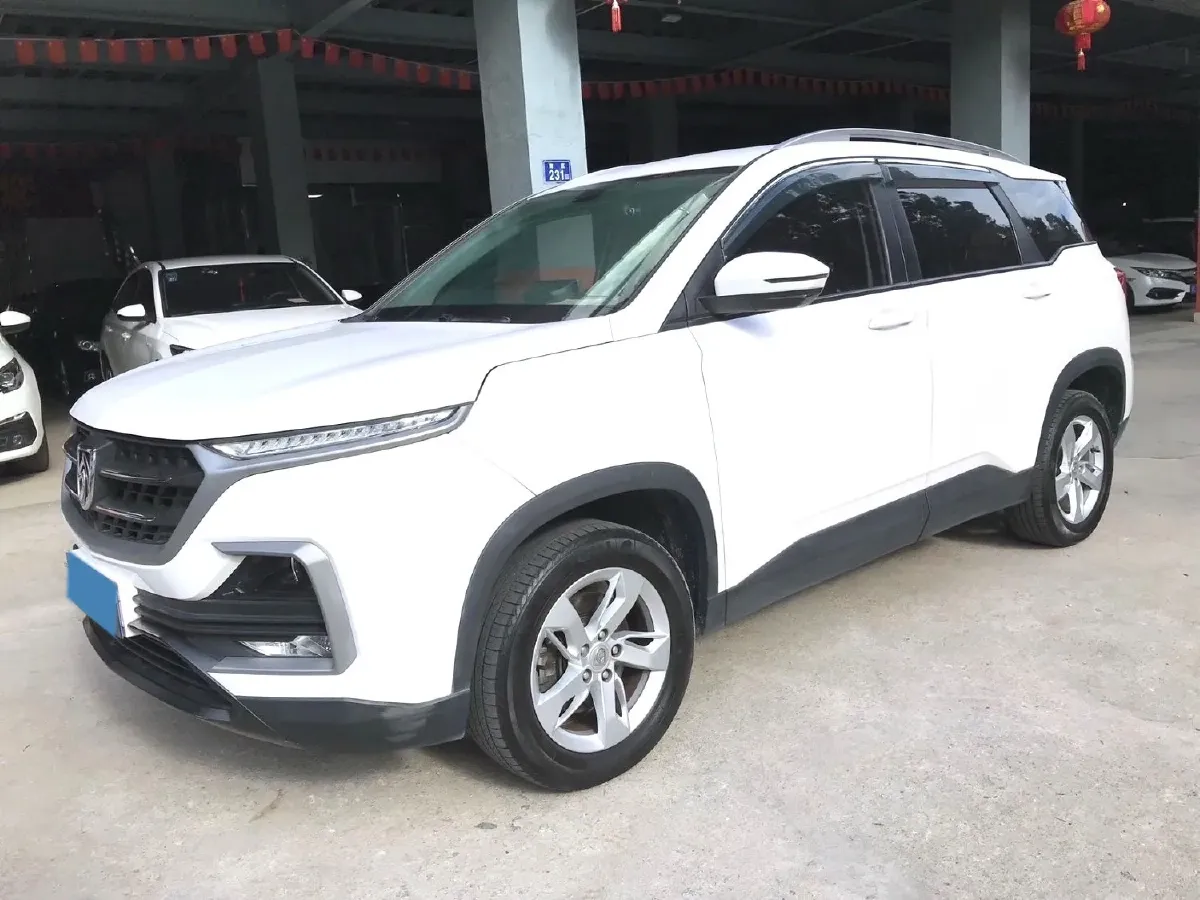 2018 BaoJun 530 1.5T 150HP L4 6DCT,autocango,china used car exporter,china ev exporter,chinese used car exporter,chinese used ev exporter