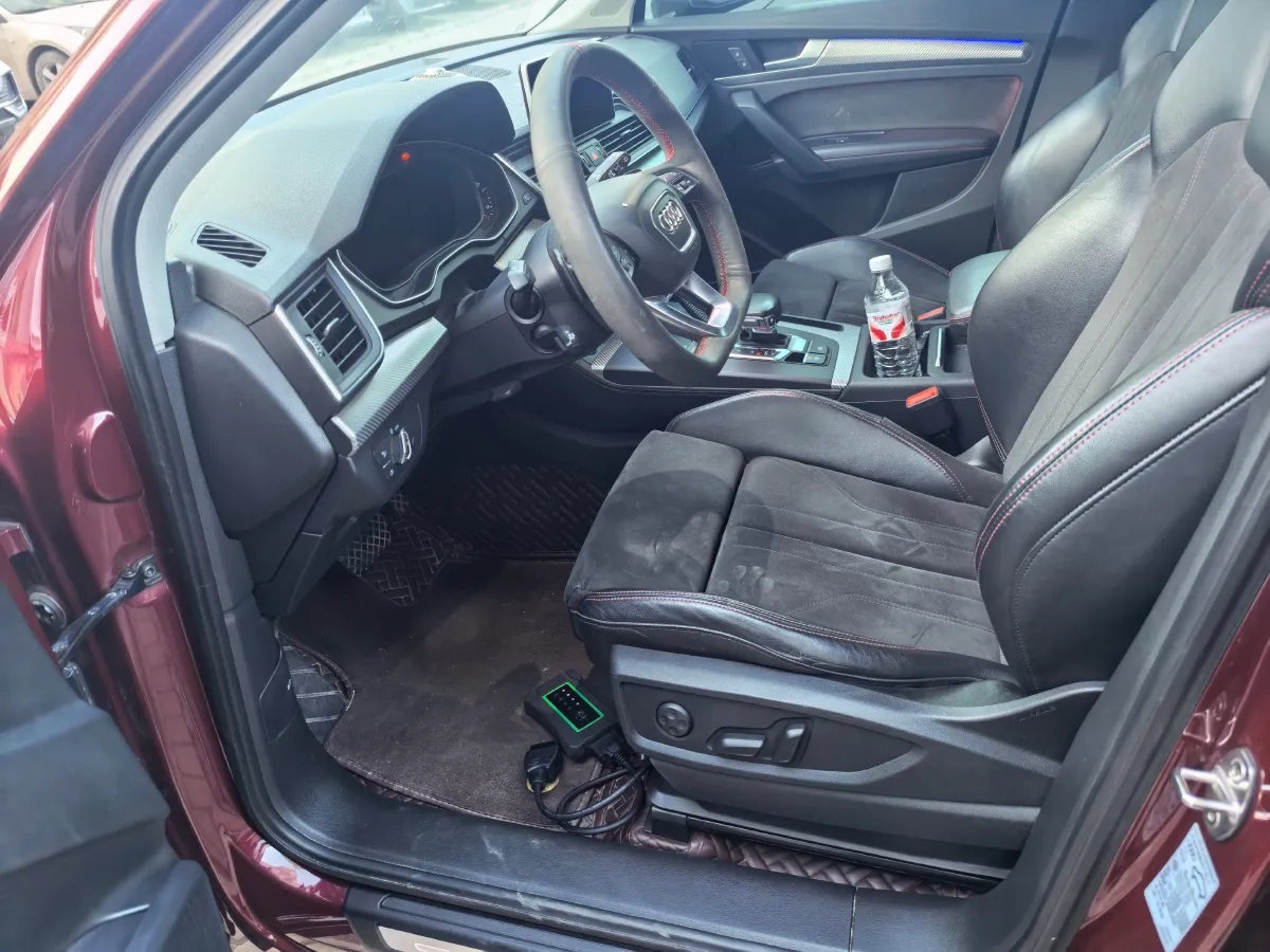 2020 Audi Q5L 2.0T 252HP L4 7DCT,autocango,china used car exporter,china ev exporter,chinese used car exporter,chinese used ev exporter