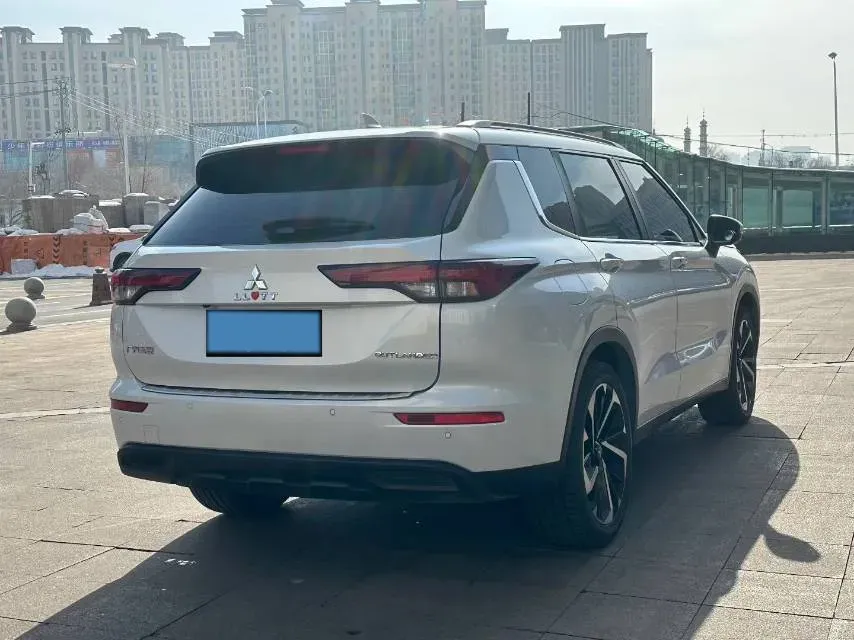 2023 Mitsubishi Outlander 1.5T 215HP L4 CVT,autocango,china used car exporter,china ev exporter,chinese used car exporter,chinese used ev exporter
