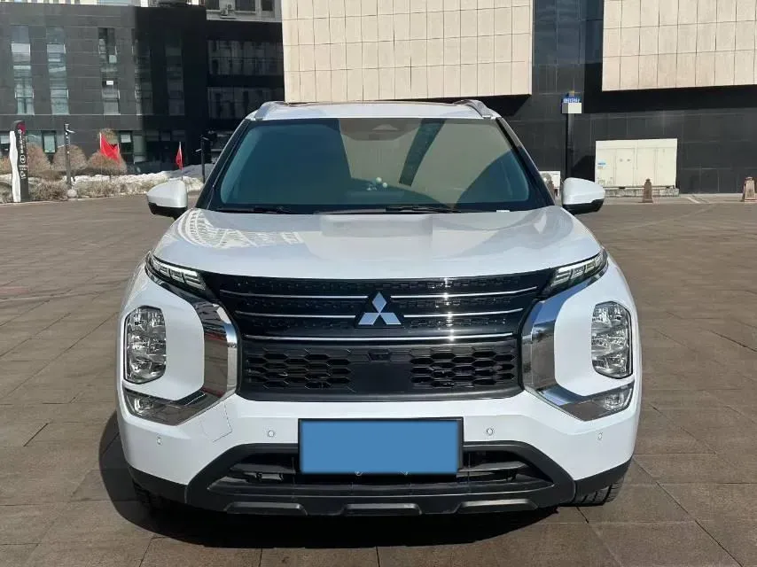 2023 Mitsubishi Outlander 1.5T 215HP L4 CVT,autocango,china used car exporter,china ev exporter,chinese used car exporter,chinese used ev exporter