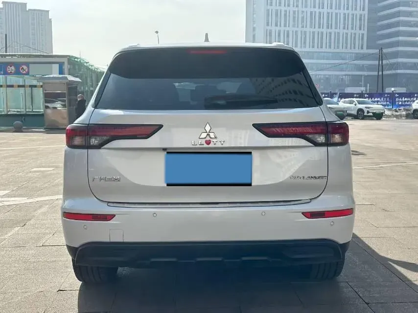 2023 Mitsubishi Outlander 1.5T 215HP L4 CVT,autocango,china used car exporter,china ev exporter,chinese used car exporter,chinese used ev exporter