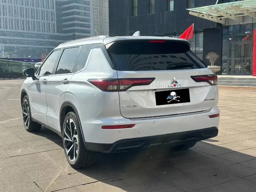 2023 Mitsubishi Outlander 1.5T 215HP L4 CVT,autocango,china used car exporter,china ev exporter,chinese used car exporter,chinese used ev exporter